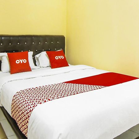 Oyo 90900 Pagi Sore Residence Padang  Bagian luar foto