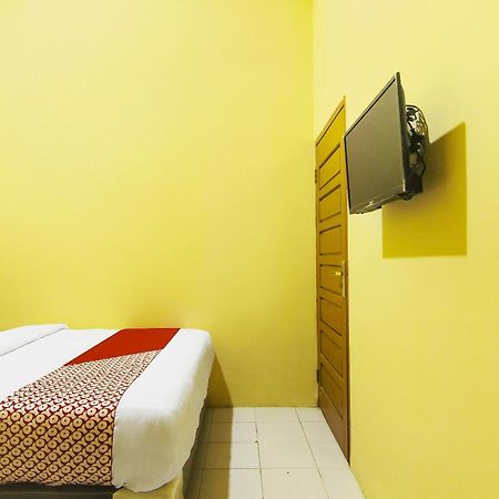 Oyo 90900 Pagi Sore Residence Padang  Bagian luar foto