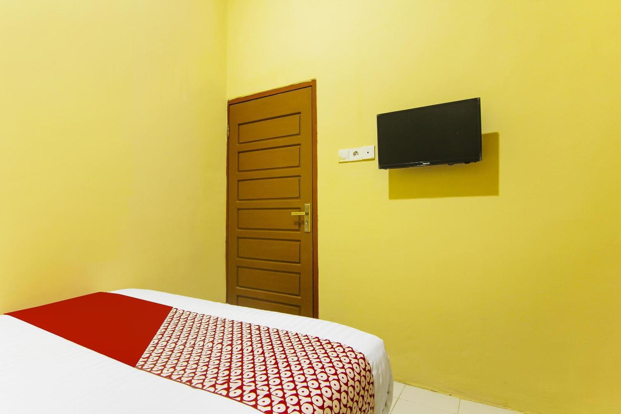 Oyo 90900 Pagi Sore Residence Padang  Bagian luar foto